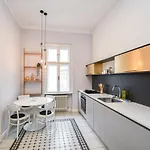 Stylish Old Town 2 Bedroom New Presidential Castle דירה ברטיסלאבה