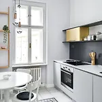 Stylish Old Town 2 Bedroom New Presidential Castle Apartment