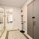 Stylish Old Town 2 Bedroom New Presidential Castle Apartment