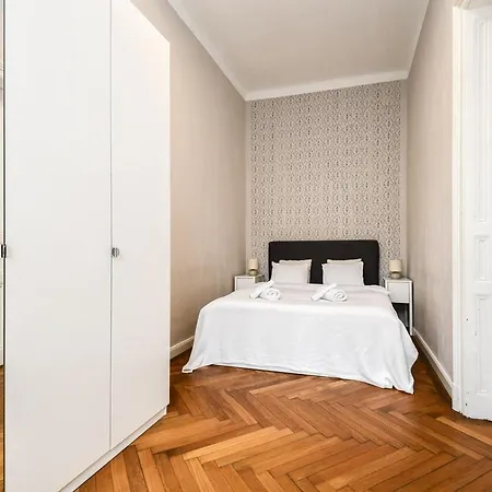 Stylish Old Town 2 Bedroom New Presidential Castle Апартаменты Братислава
